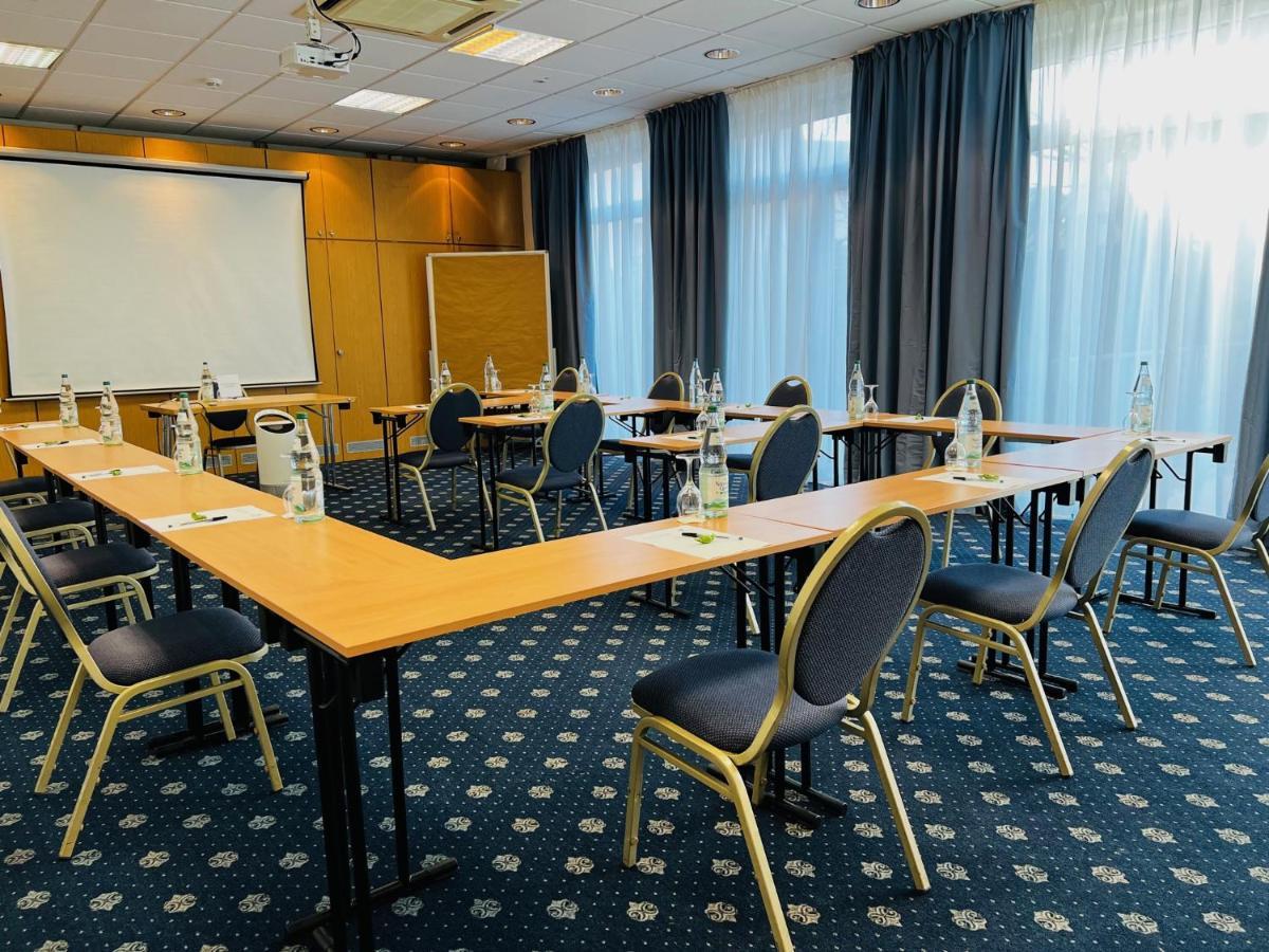 Konferenzhotel Ysenburger Hof ランゲンゼルボルト エクステリア 写真