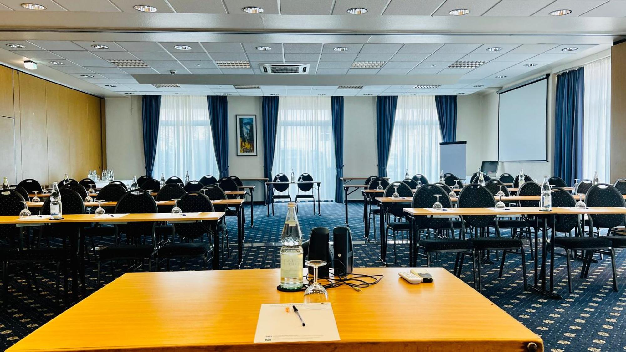 Konferenzhotel Ysenburger Hof ランゲンゼルボルト エクステリア 写真